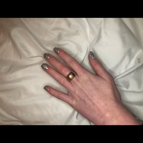 Gold ring - Picture 2 of 3